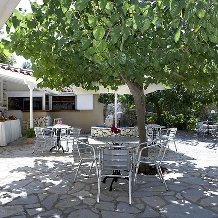 아파트호텔 Dafnoudi