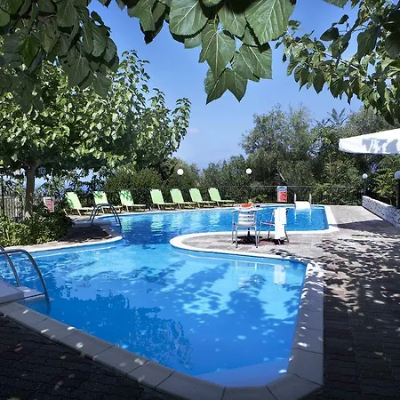 아파트호텔 Dafnoudi 2*