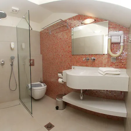 아파트호텔 Dafnoudi Antipata (Erisos)