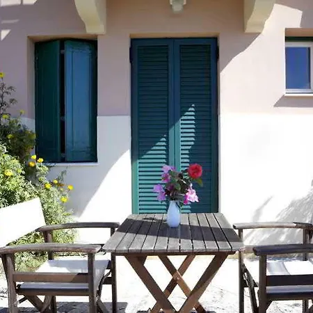 아파트호텔 Dafnoudi Antipata (Erisos)