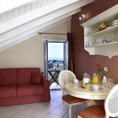 Dafnoudi Aparthotel 2*