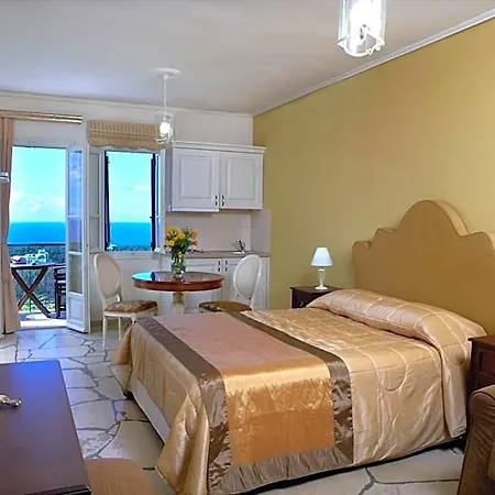 Dafnoudi Apartahotel Antipata (Erisos)