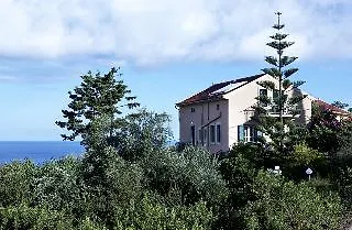 Apartahotel Dafnoudi Antipata (Erisos)