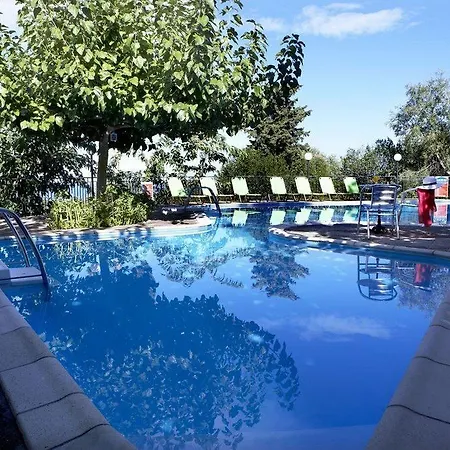 Apart-hotel Dafnoudi Antipata (Erisos)