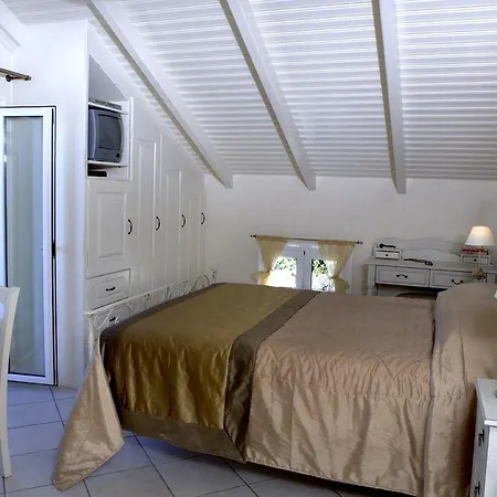 Lägenhetshotell Dafnoudi 2*