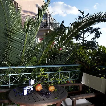 Dafnoudi Lägenhetshotell 2*