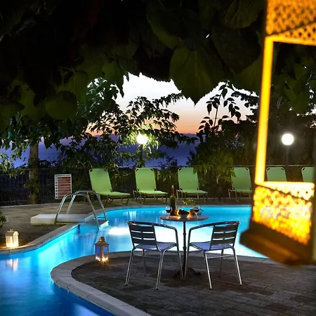 Dafnoudi Lägenhetshotell 2*