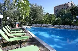 Lägenhetshotell Dafnoudi Antipata (Erisos)