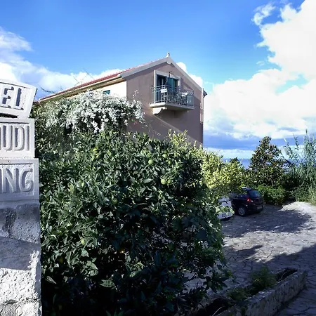 Lägenhetshotell Dafnoudi